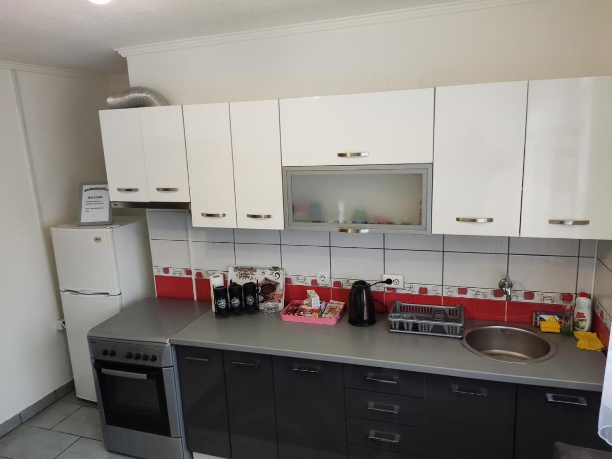 Apartmani Sarah Tuzla Exterior foto