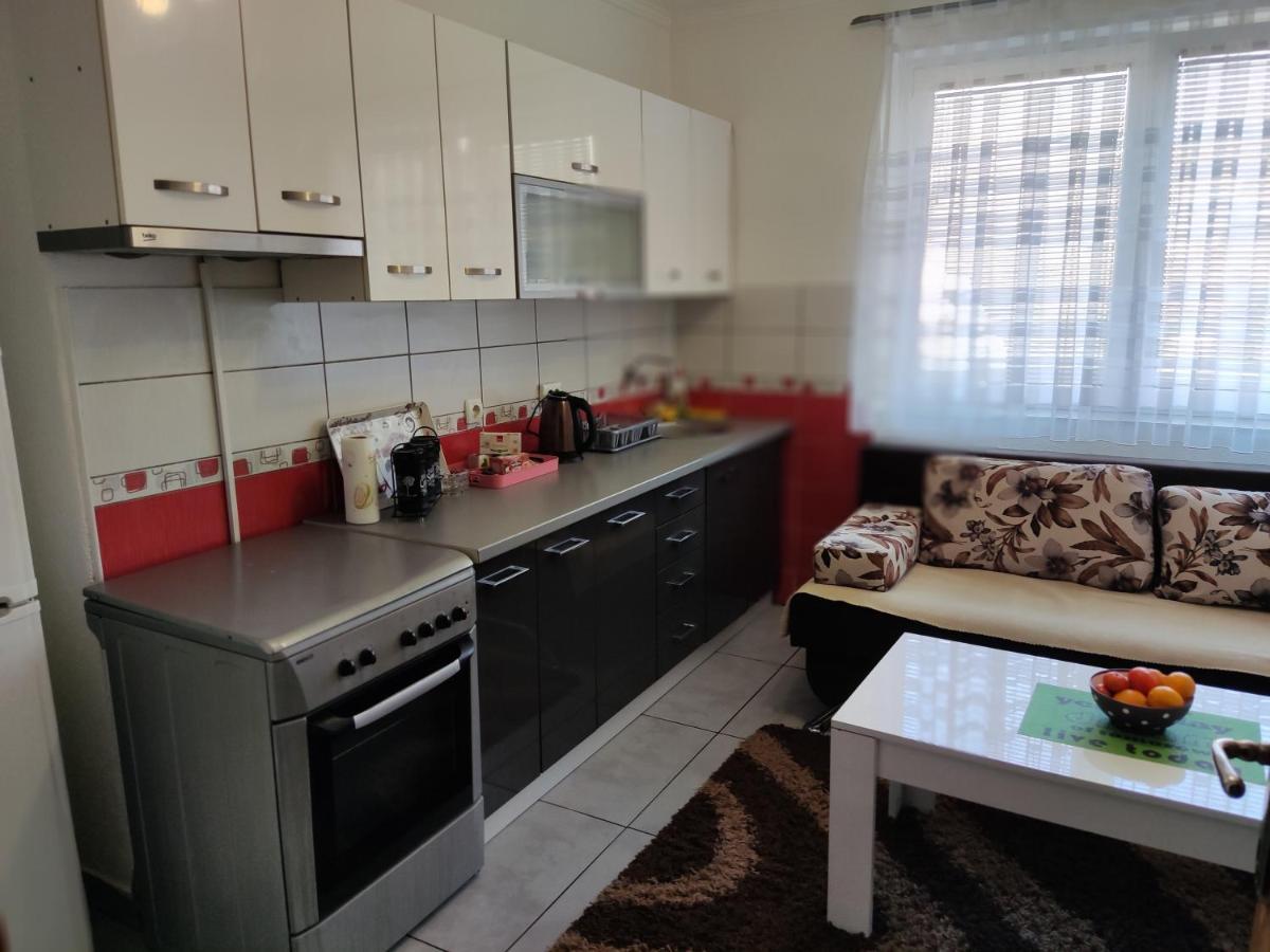 Apartmani Sarah Tuzla Exterior foto