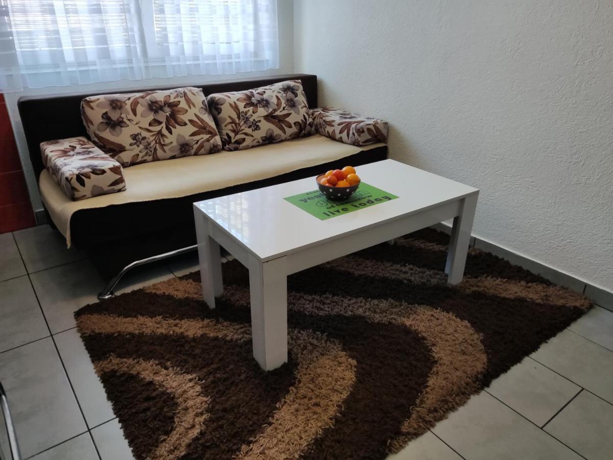 Apartmani Sarah Tuzla Exterior foto